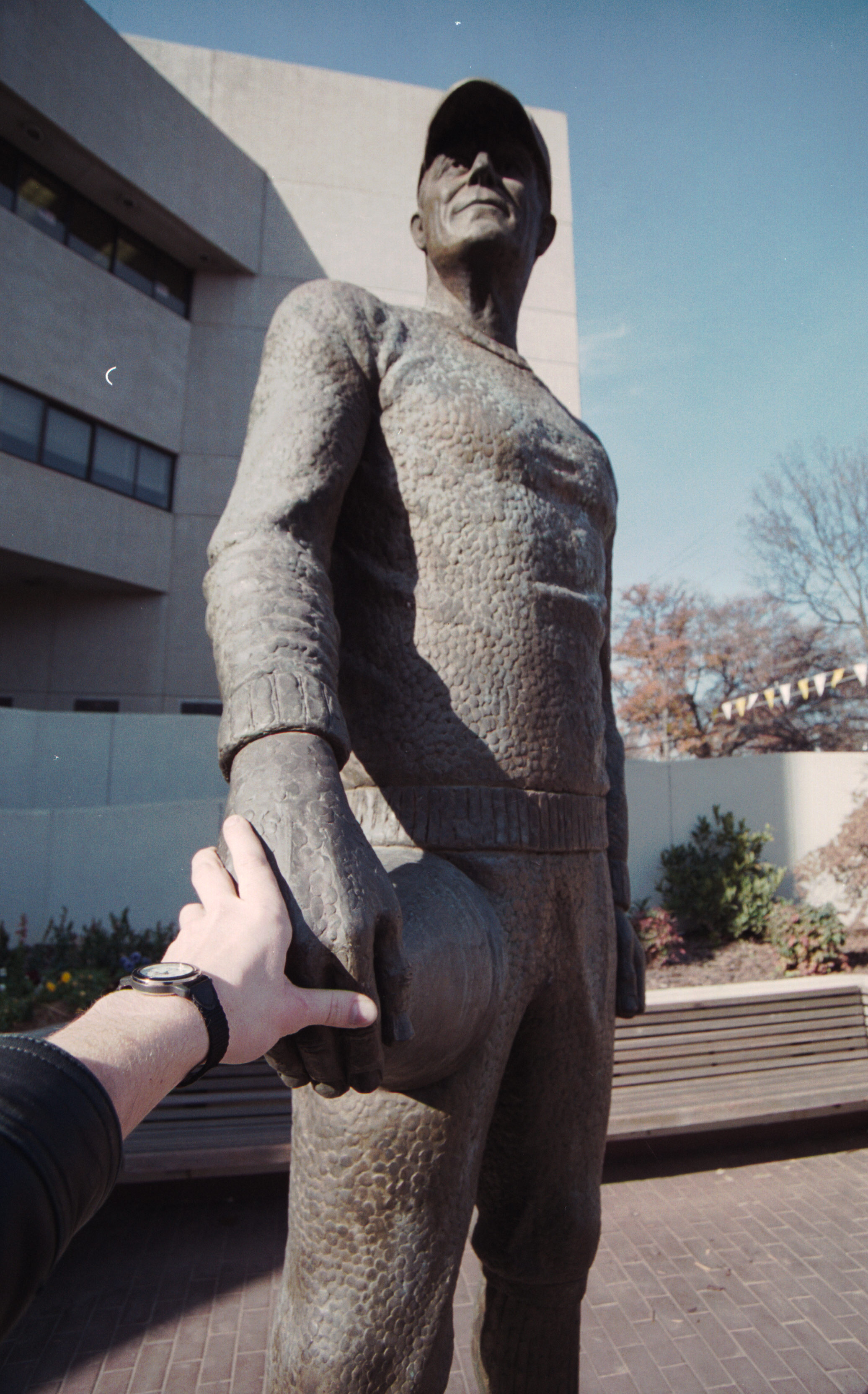 touching Bobby Dodd