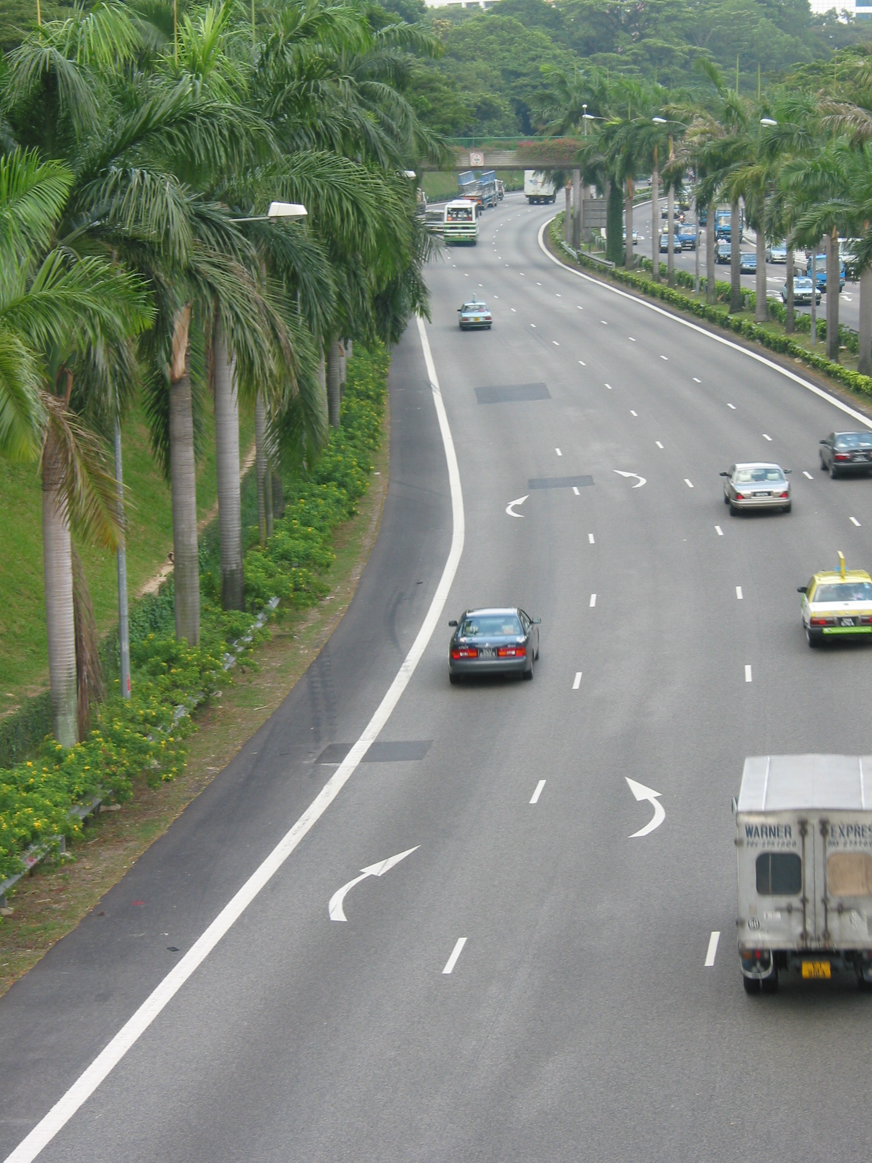 gotta love those road markings