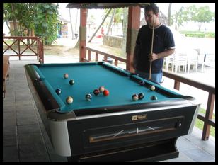 mafia types playing pool