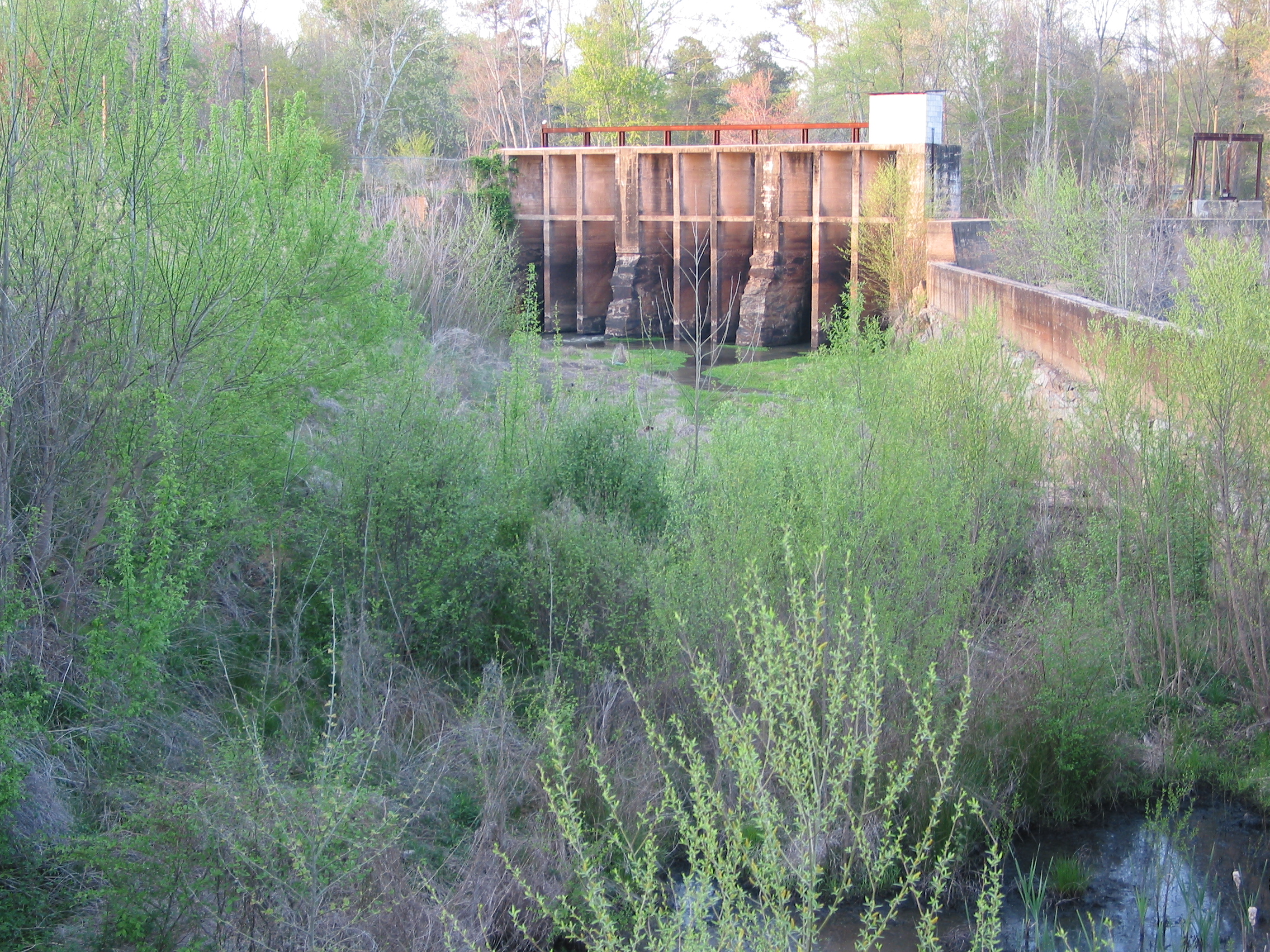 spillway with sluice gates for the mill