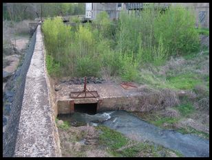 another sluice gate