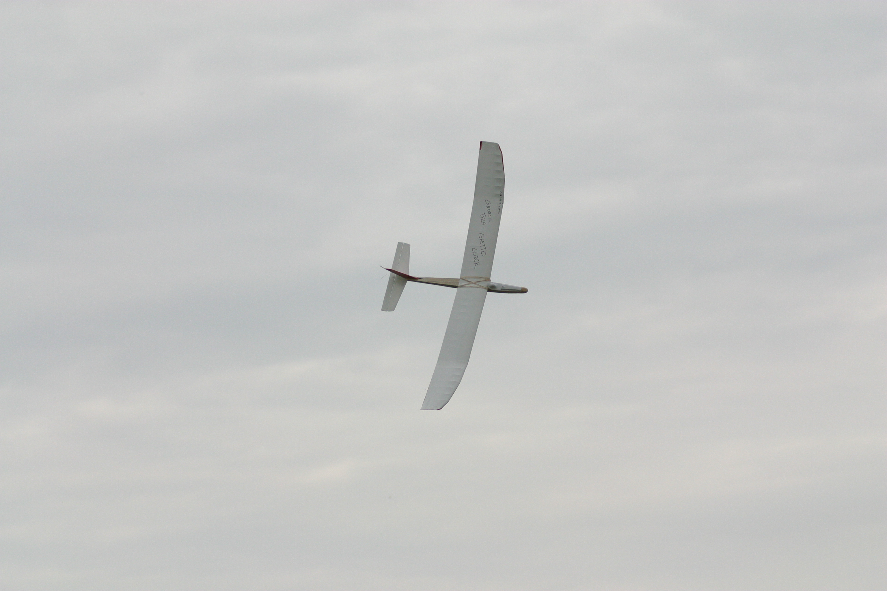 ghetto glider in flight (note the covering job on the left wingtip)