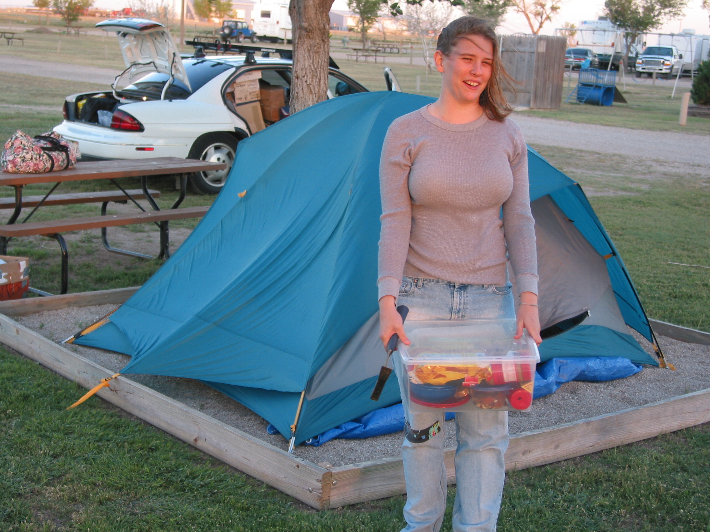 Ana, w/ the food box