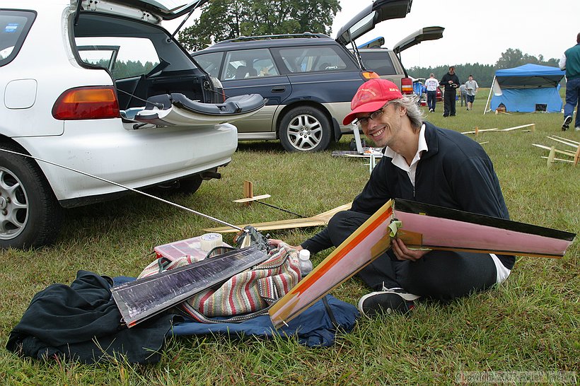 Breck programming the Multiplex Profi4000 up for his wing