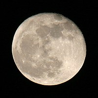 Charles took these pictures of the moon with a 70-200 and a 2X teleconverter