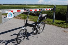 Giant Halfway bike, Florida Trail sign, and PHK VOR