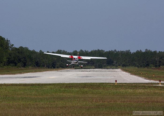 N20443 landing at 2RR