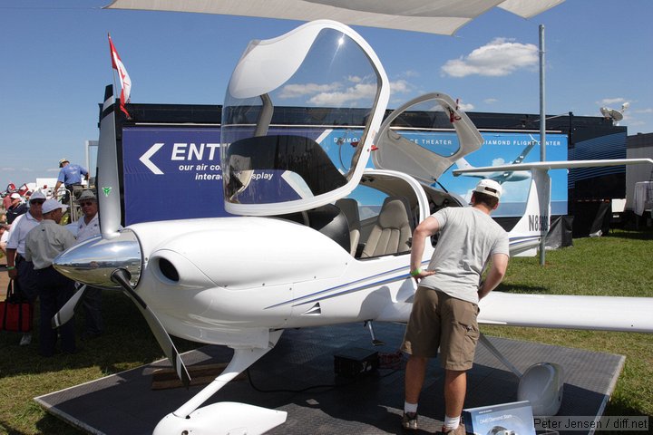 checking out the DA40 XLS