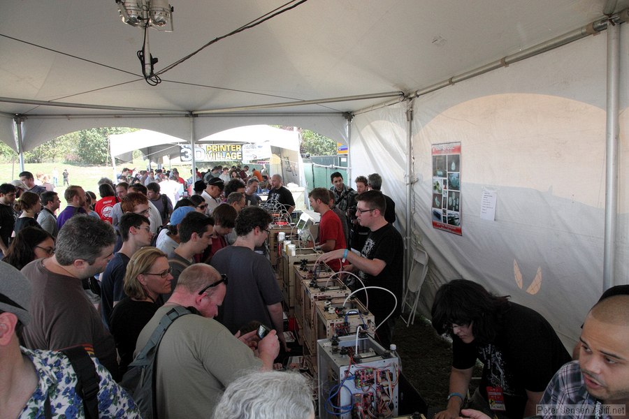 more of a crowd at the Makerbot/3D printer area in the afternoon