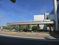 MHT terminal - delightfully low-key on a Friday morning