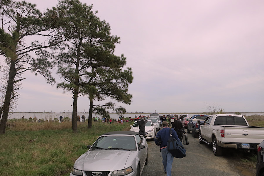 crowd at the Oyster Bay observation spot