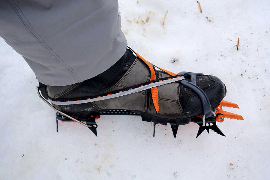 in between boots so I used my Lake MX145 winter bike boots; they worked remarkably well, probably better than most SPD-compatible solutions. Feet stayed toasty and dry.