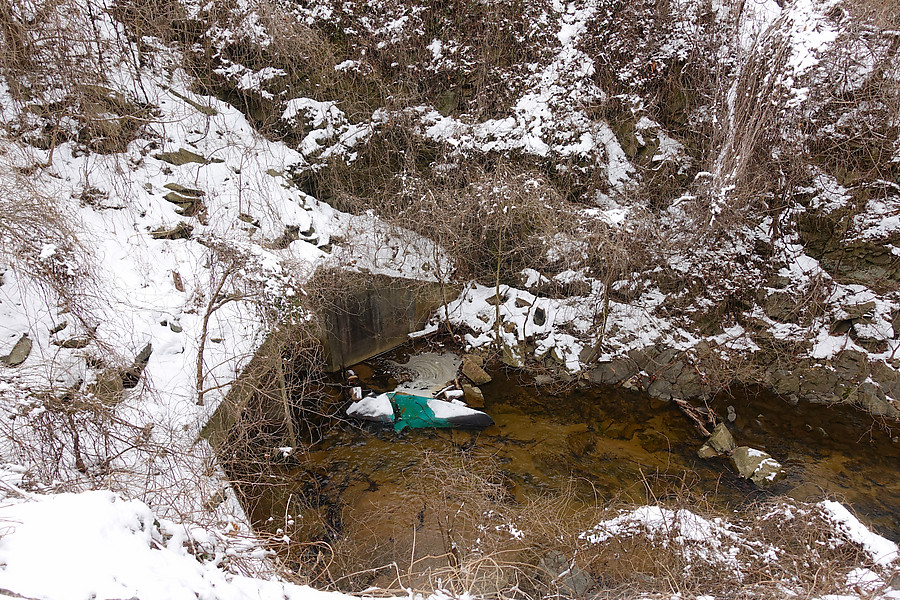 sad canoe at the Potomac Wayside